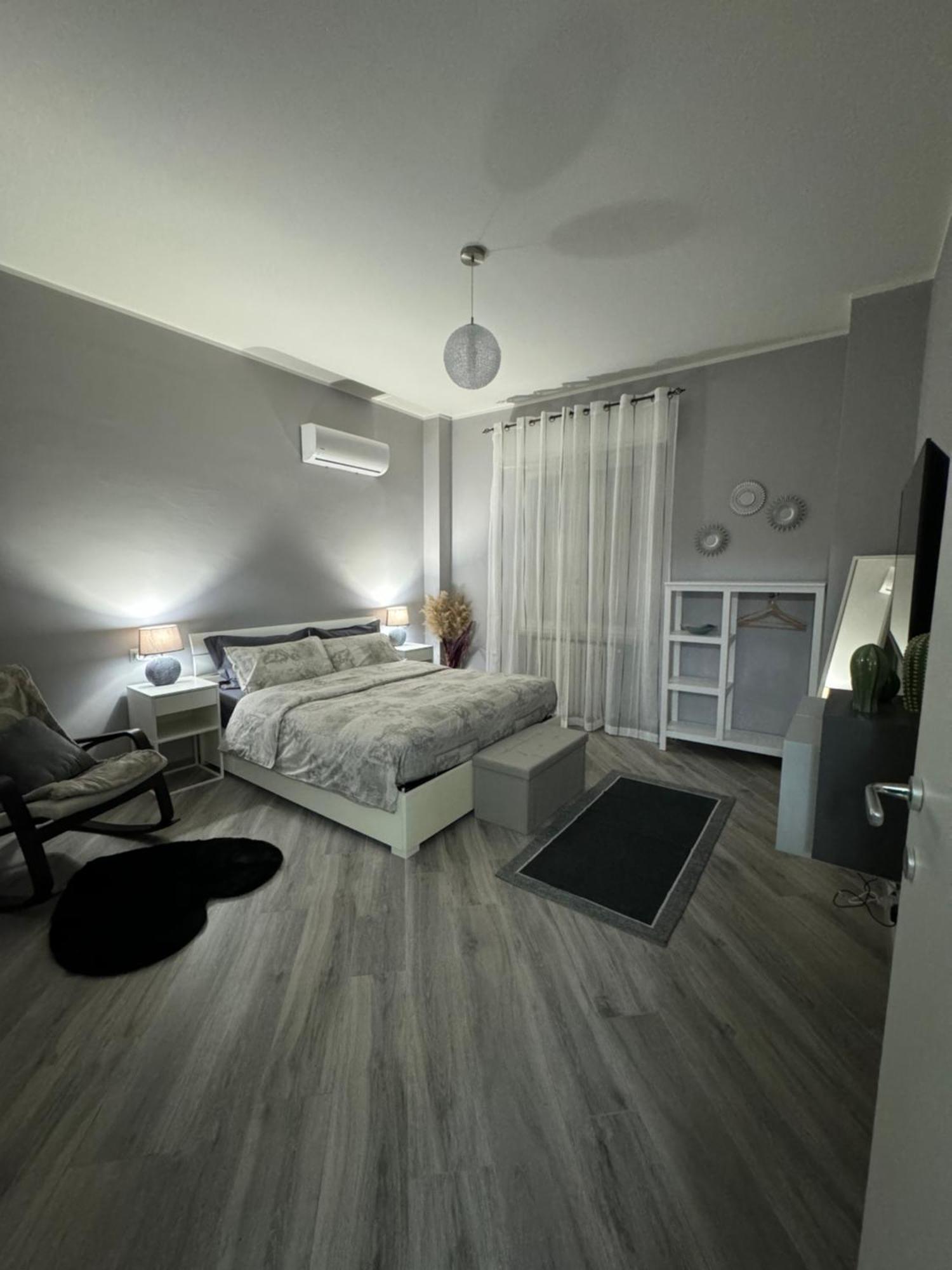 Ferienwohnung Trento House Zona Stazione Centro Storico Parma Exterior foto